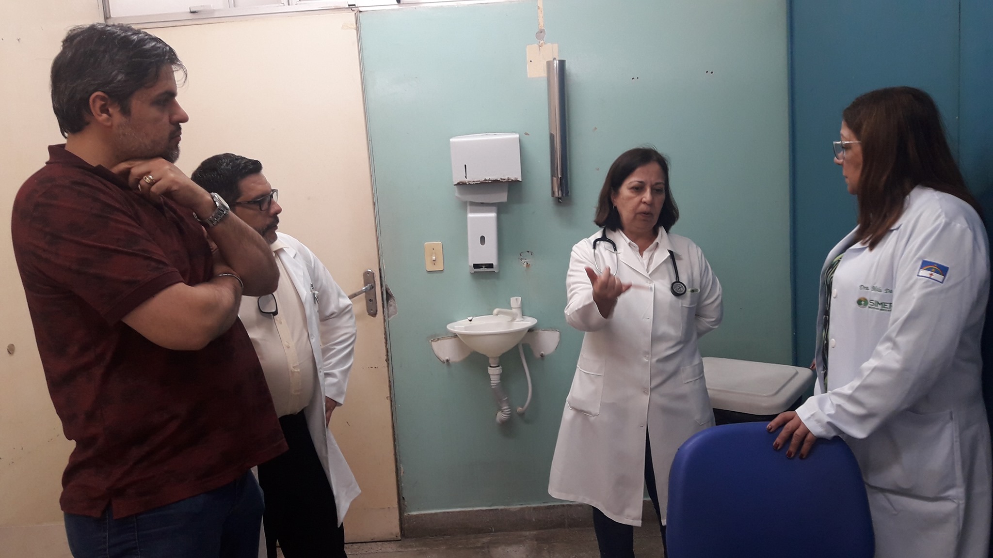 Leia mais sobre o artigo Simepe visita e constata irregularidades na Policlínica Arnaldo Marques