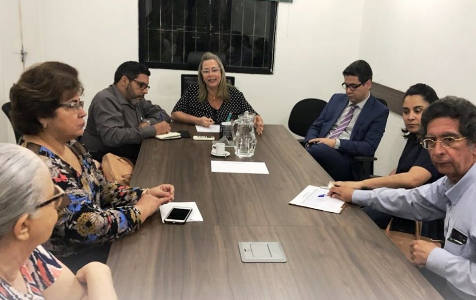 Leia mais sobre o artigo Simepe e Obstetras do HAM debatem déficit nas escalas de plantão