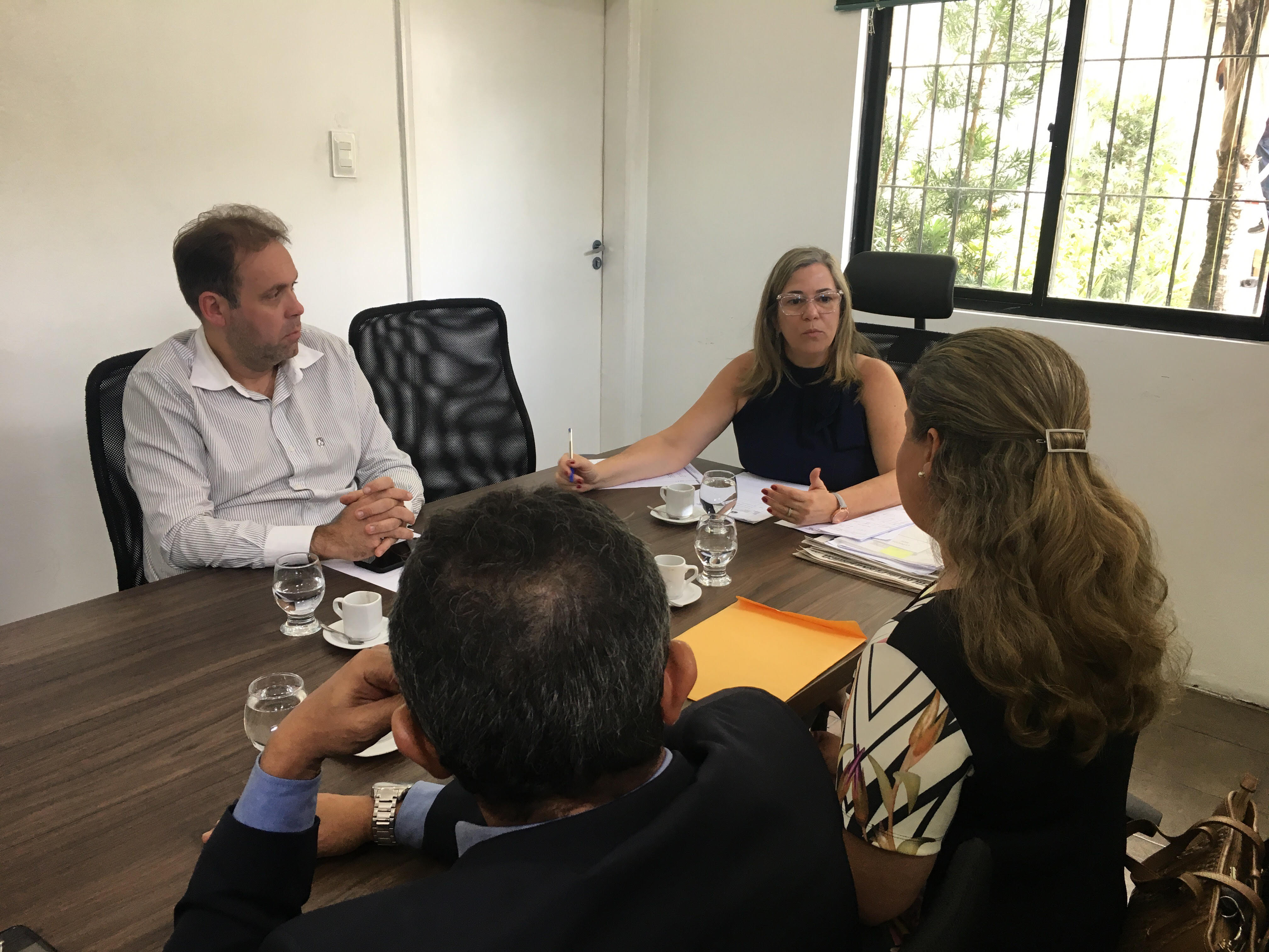 Leia mais sobre o artigo Simepe e gestores do Hospital Otávio de Freitas discutem a readequação das escalas de plantão