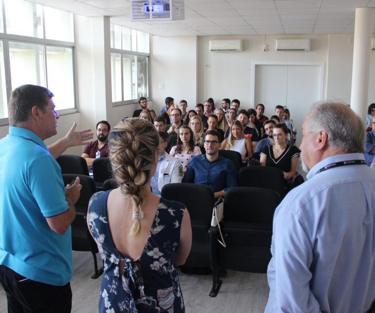 Leia mais sobre o artigo SC: Sindicato participa de reunião de boas-vindas aos residentes do Hospital Gov. Celso Ramos