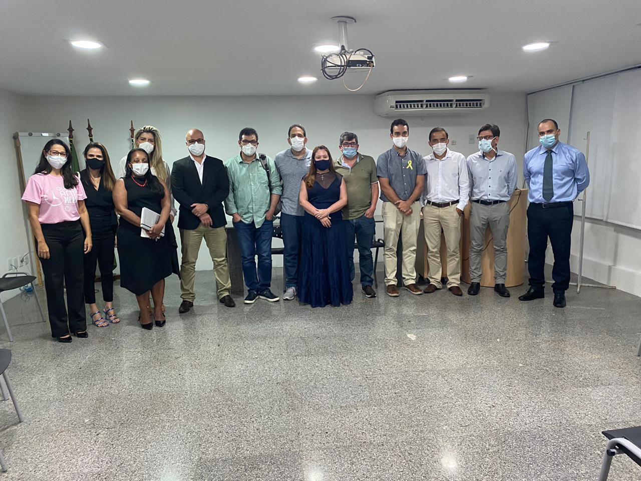 Leia mais sobre o artigo Sindicato participa de reunião com cooperativas e entidades para discutir honorários médicos