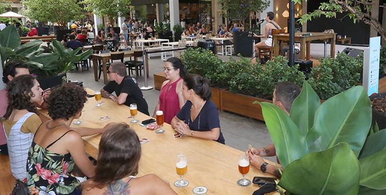 Leia mais sobre o artigo Música e atrações gratuitas são promovidas no Open Summer, em Florianópolis