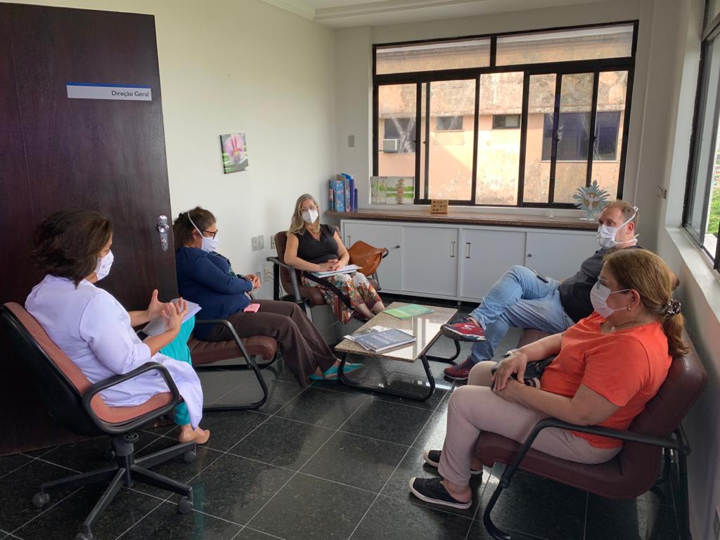 Leia mais sobre o artigo Simepe discute com a direção do HBL demandas apresentadas pelos neonatologistas