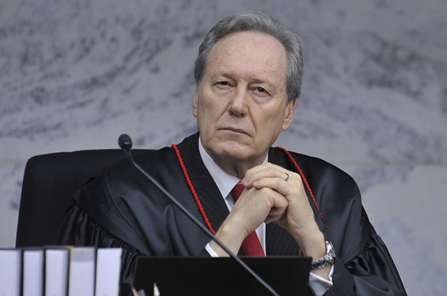 Leia mais sobre o artigo Ministro do STF ordena que governo federal faça nova lista de de grupos prioritários para vacinação contra a Covid-19