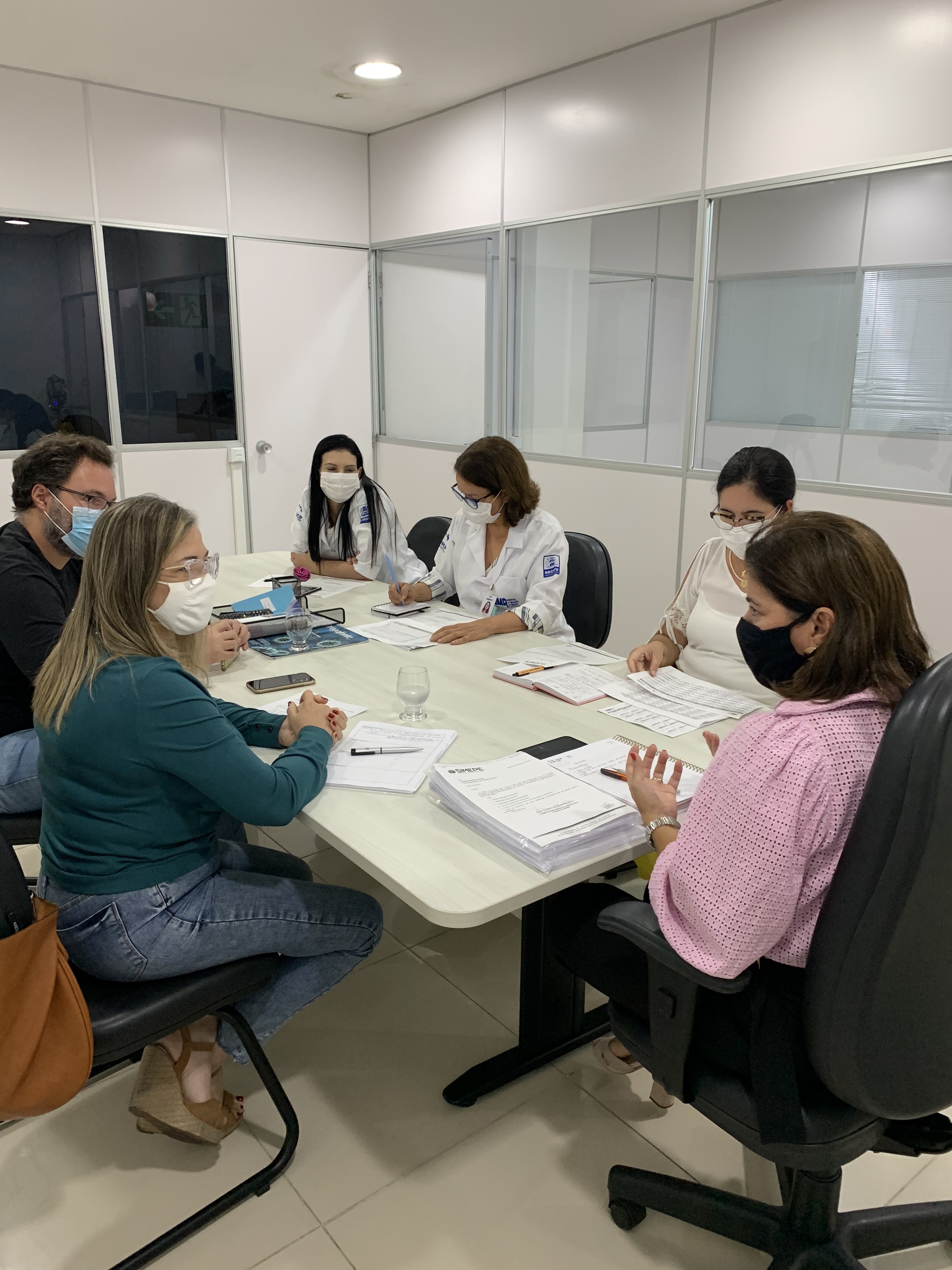 Leia mais sobre o artigo Simepe discute pautas dos neonatologistas com a gestão do HMR