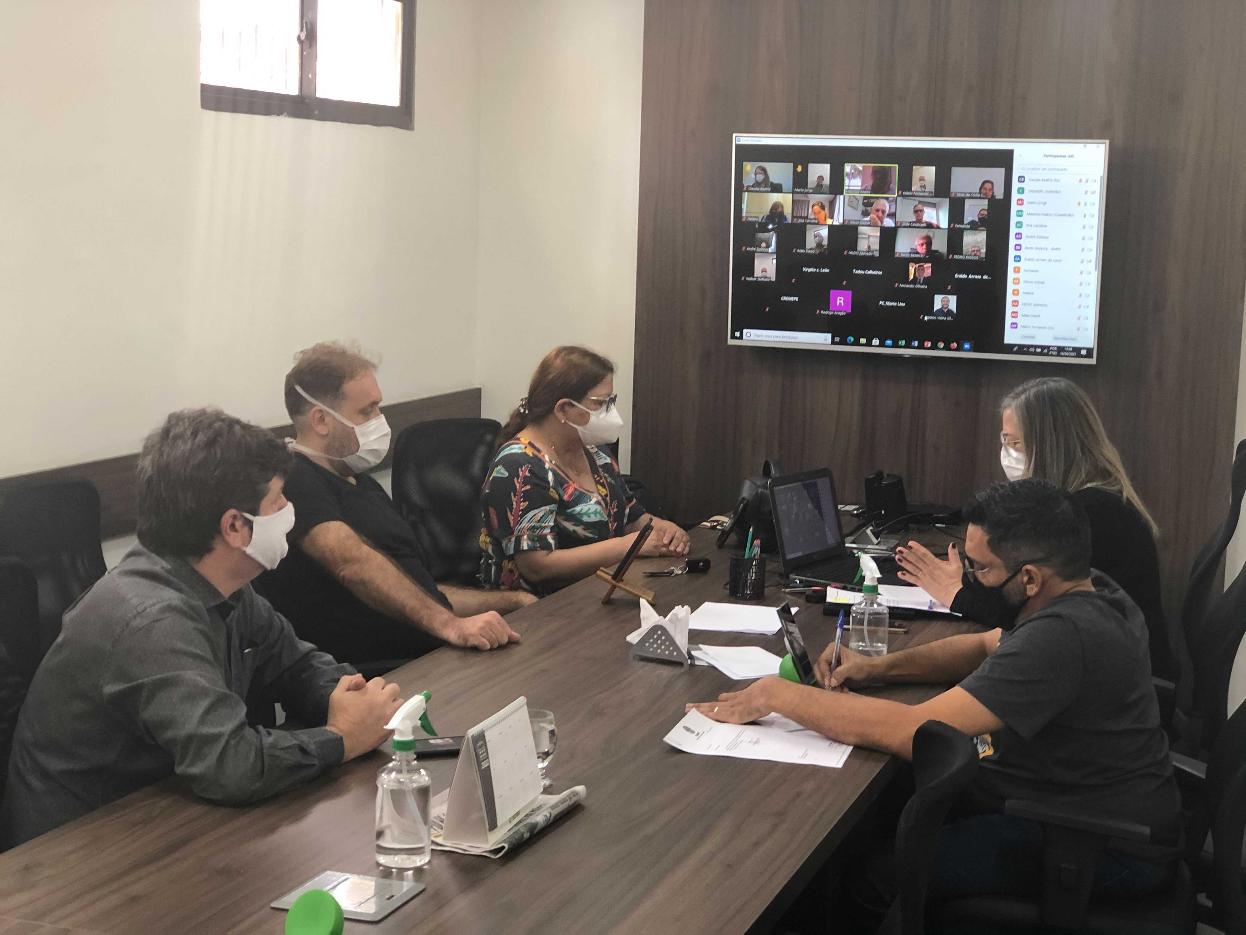 Leia mais sobre o artigo Assuntos importantes para a classe são discutidos entre as entidades médicas pernambucanas