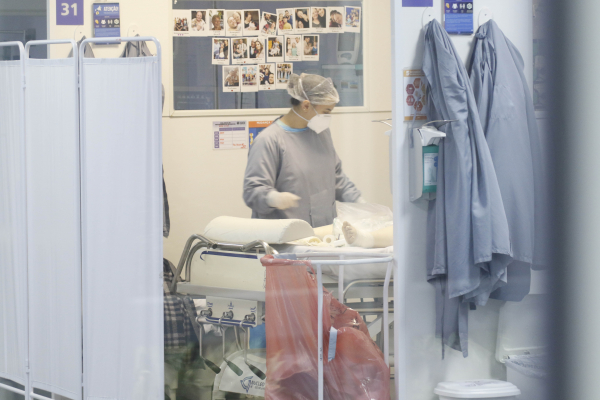 Leia mais sobre o artigo Pandemia: médicos do Paraná sofrem com falta de condições de trabalho