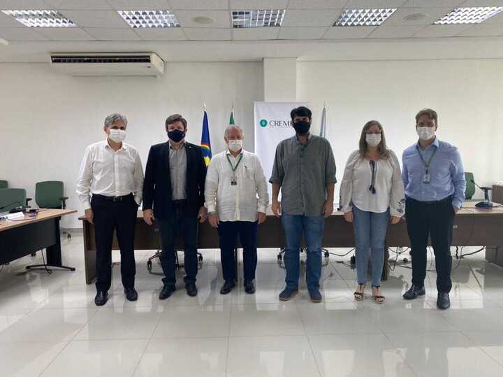 Leia mais sobre o artigo Entidades médicas reúnem-se com a Sociedade de Oftalmologia de Pernambuco para debater melhorias para a categoria