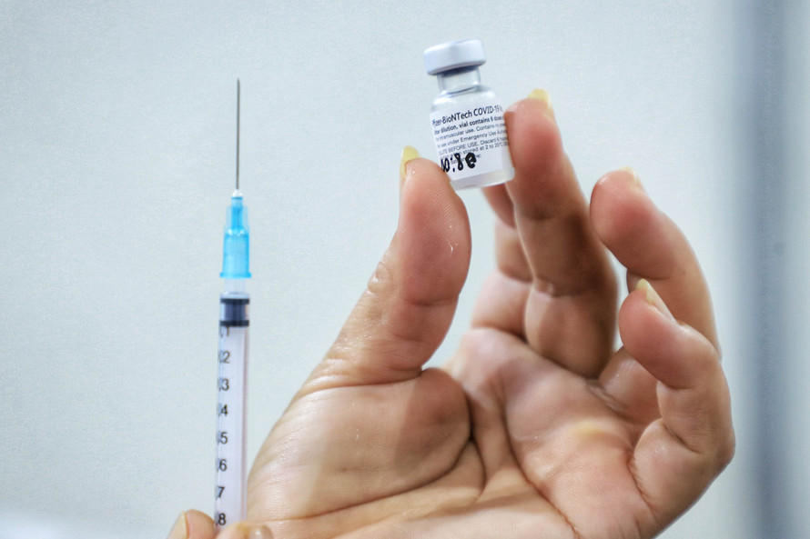 Leia mais sobre o artigo Butantan explica a diferença entre terceira dose e dose de reforço das vacinas contra a Covid-19