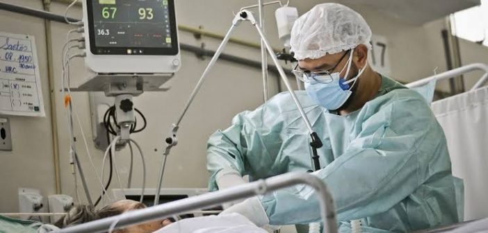 Leia mais sobre o artigo Cirurgias e atendimentos voltam a subir em 2021, mas entidades médicas alertam para os efeitos do pós pandemia