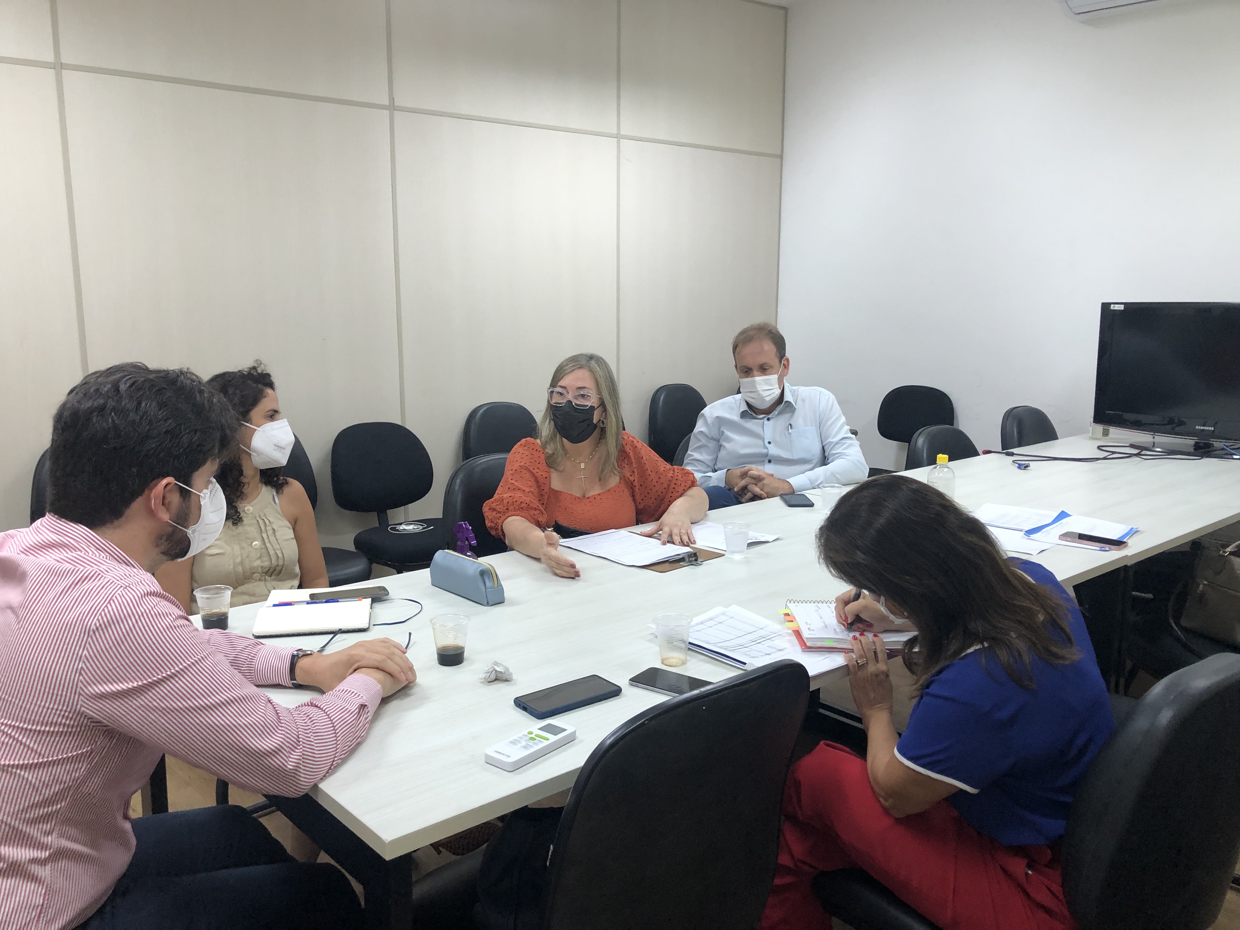 Leia mais sobre o artigo Dificuldades no trabalho dos obstetras do HMR é assunto debatido na PCR