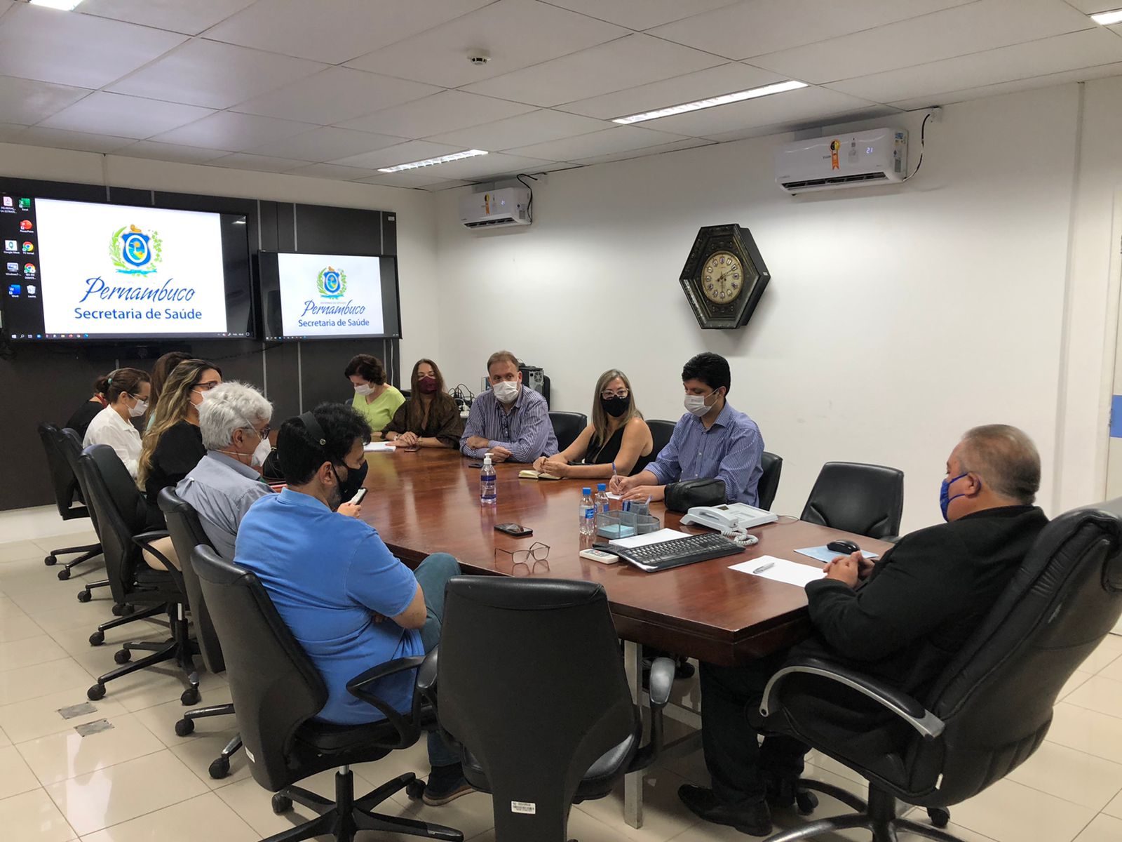 Leia mais sobre o artigo Entidades médicas discutem reivindicações urgentes da categoria com a SES