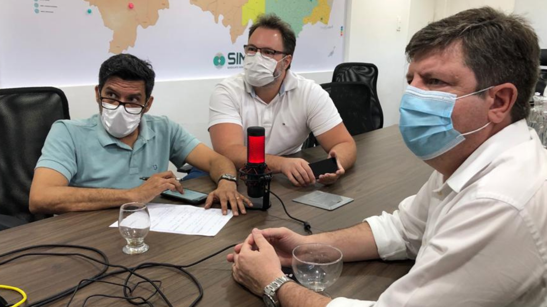 Leia mais sobre o artigo Médicos da atenção primária do Recife discutem reivindicações importantes com o Simepe