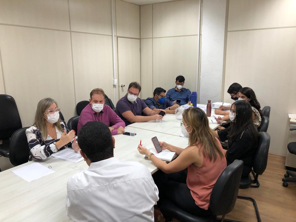 Leia mais sobre o artigo Simepe e gestores da saúde do Recife debatem demandas importantes da categoria