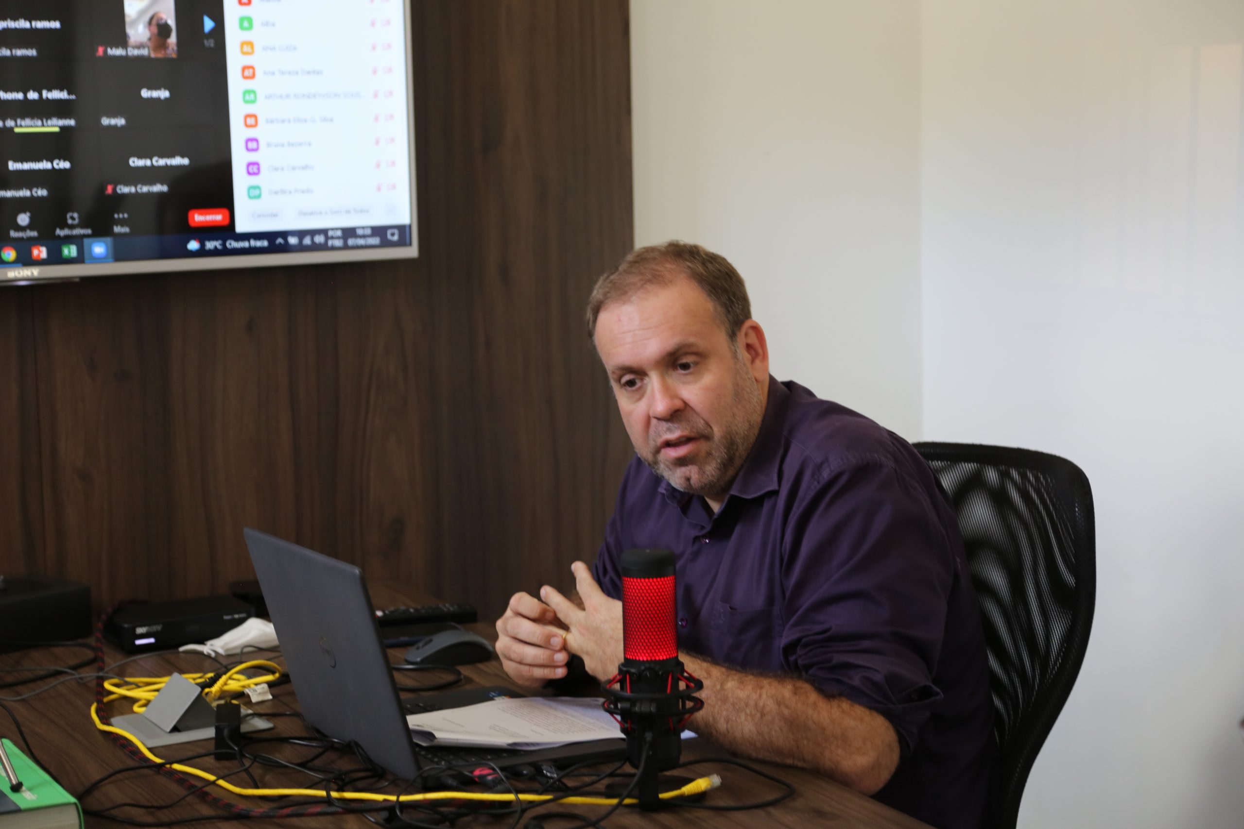 Leia mais sobre o artigo Médicos de Petrolina debatem pleitos com o Simepe em AGE