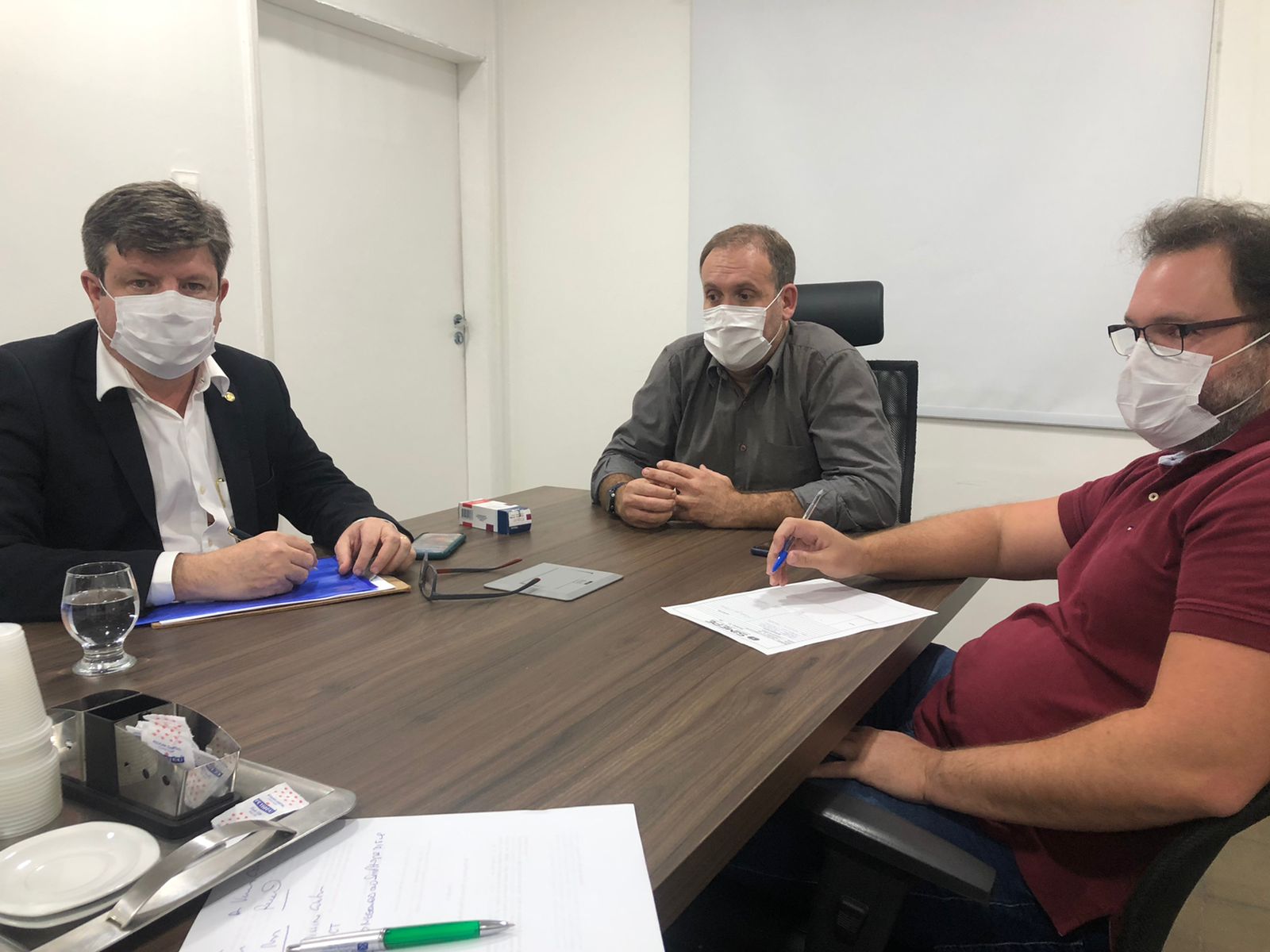 Leia mais sobre o artigo Simepe e médicos do HCP discutem estratégia de mobilização e negociação