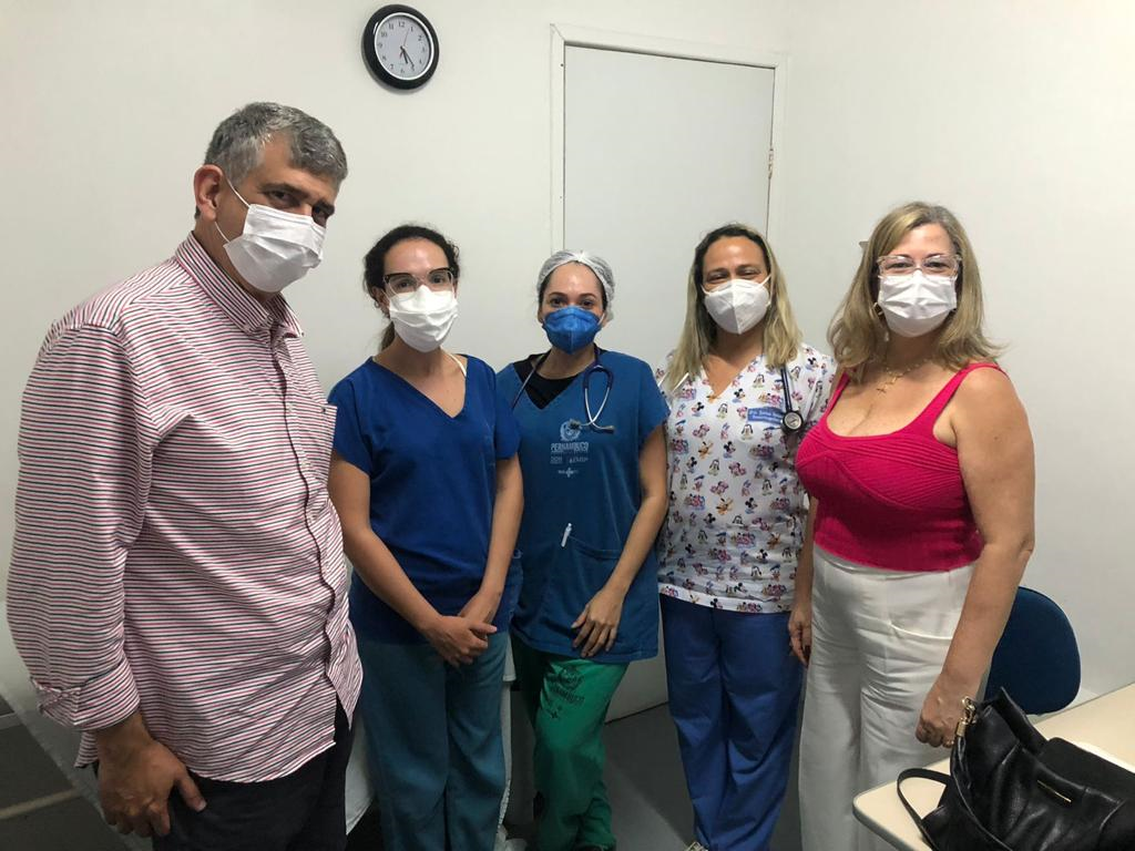 Leia mais sobre o artigo Simepe visita emergência pediátrica do Dom Malan em Petrolina