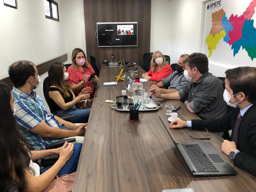 Leia mais sobre o artigo Sindicato e grupo do Médicos pelo Brasil debatem implantação de nova tecnologia