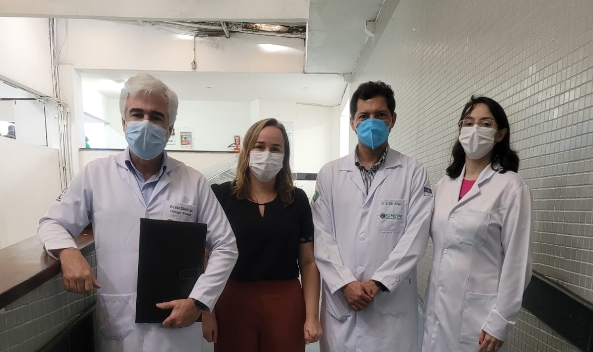 Leia mais sobre o artigo Hospital Mestre Vitalino e Regional do Agreste recebem visita do Simepe