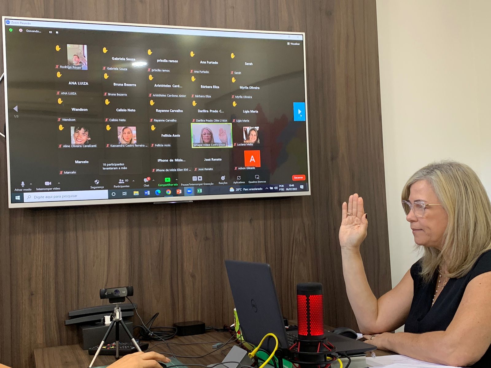 Leia mais sobre o artigo Médicos de Petrolina decidem pela permanência do estado de greve