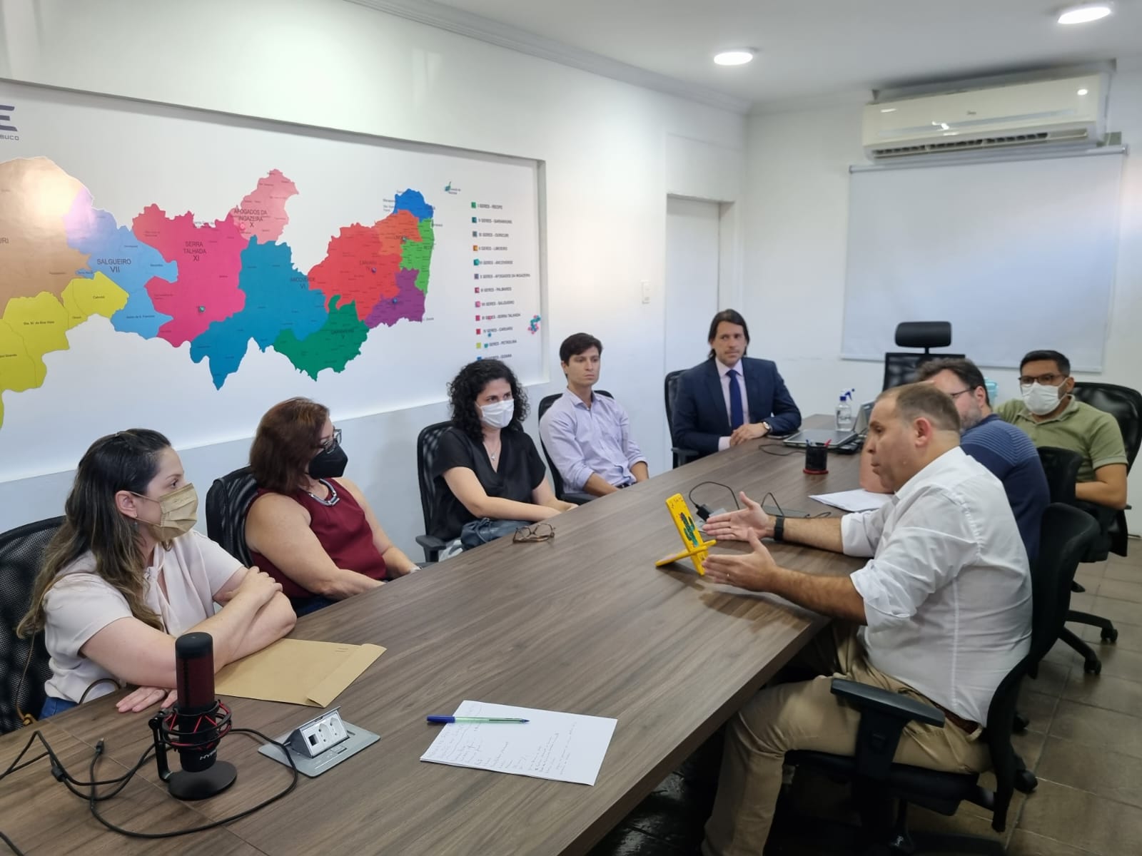 Leia mais sobre o artigo Simepe e médicos querem soluções para problemas e dificuldades do SVO