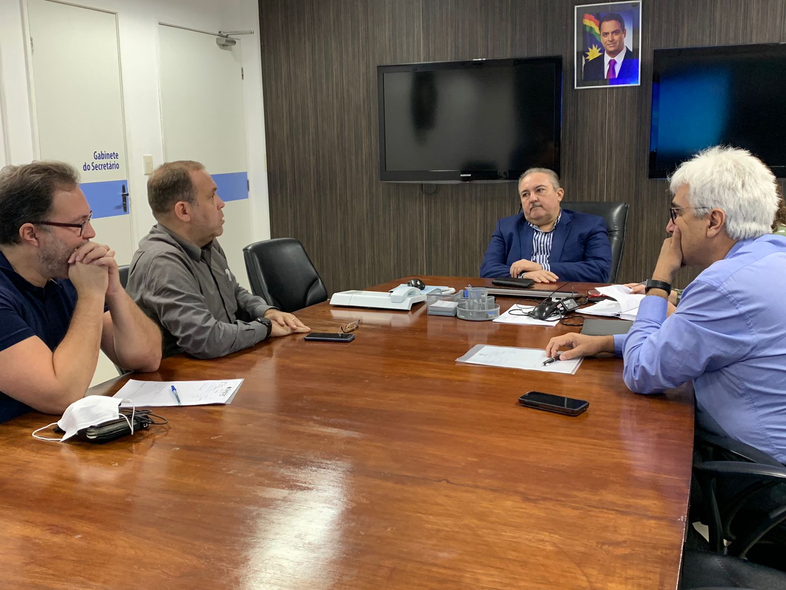 Leia mais sobre o artigo Em busca de soluções para demandas do Serviço de Verificação de Óbito, Simepe se reuniu com secretário André Longo