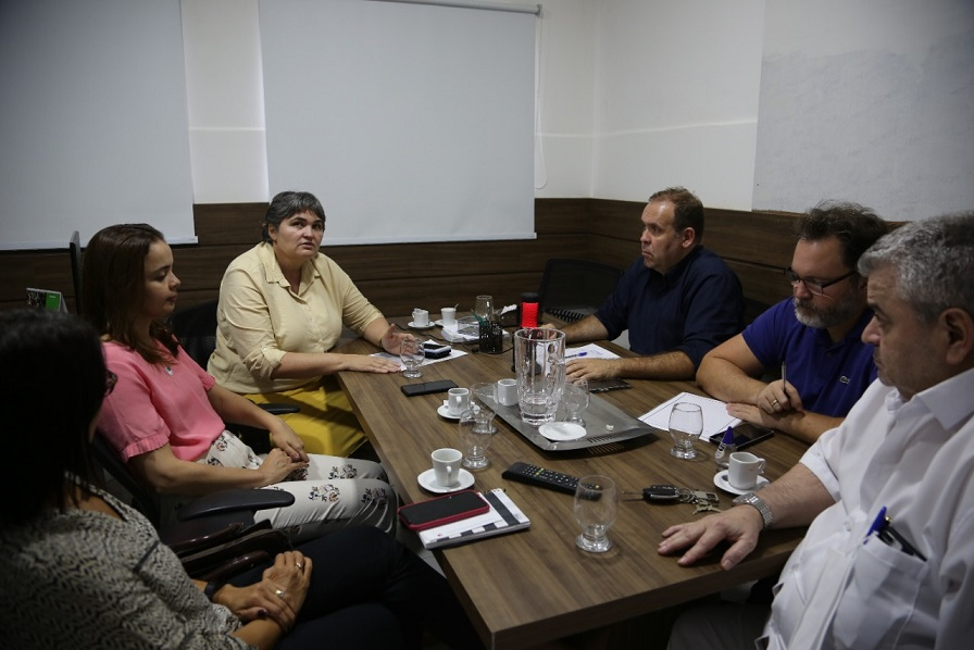 Leia mais sobre o artigo Simepe e ISMEP discutem transição e melhorias para o Hospital Dom Malan em Petrolina