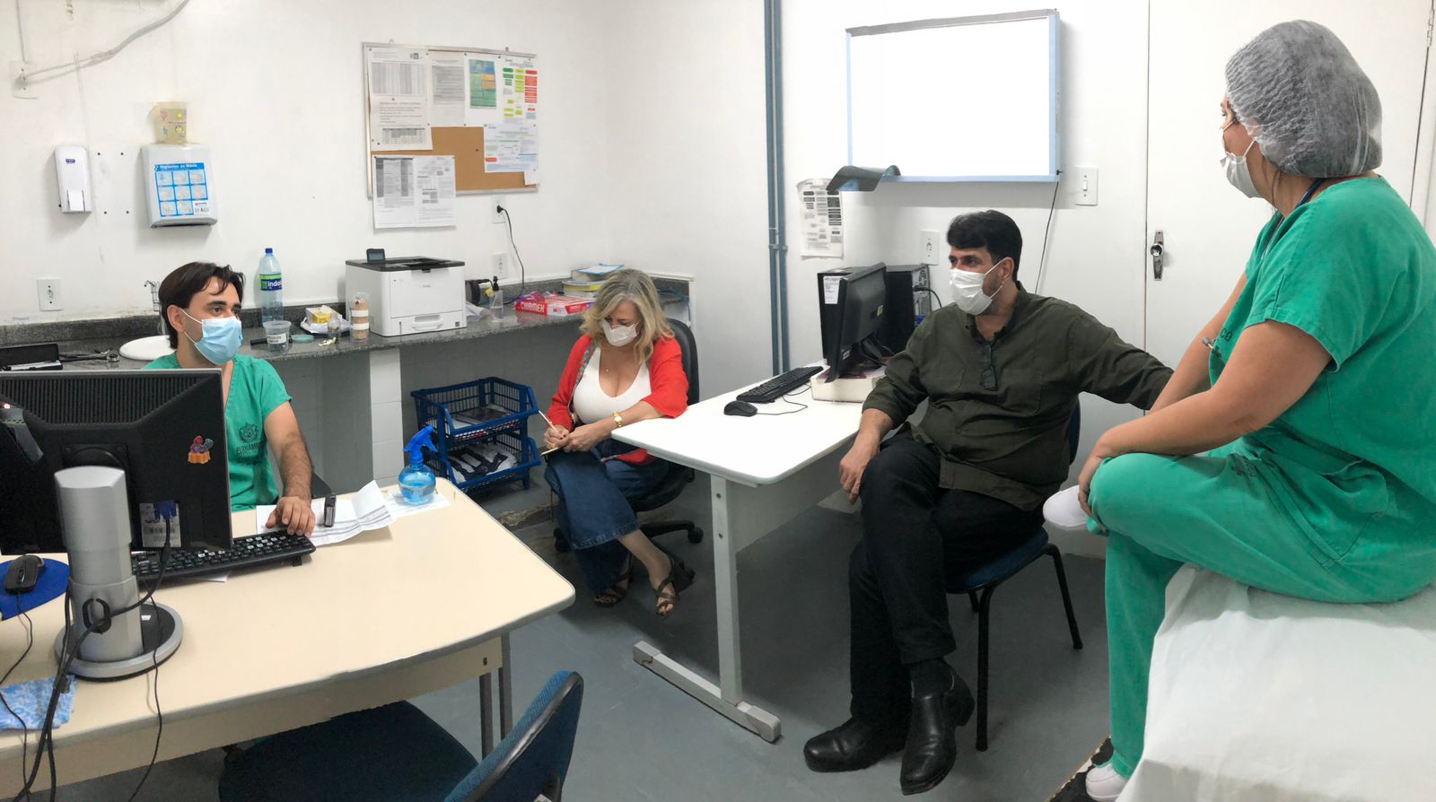 Leia mais sobre o artigo Simepe visita a emergência pediátrica do Hospital Dom Malan para apurar as demandas vivenciadas pela categoria