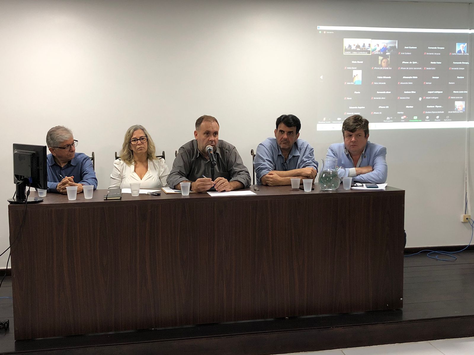 Leia mais sobre o artigo Médicos da rede estadual de saúde deliberam propostas por reajuste, condições de trabalho e concurso público