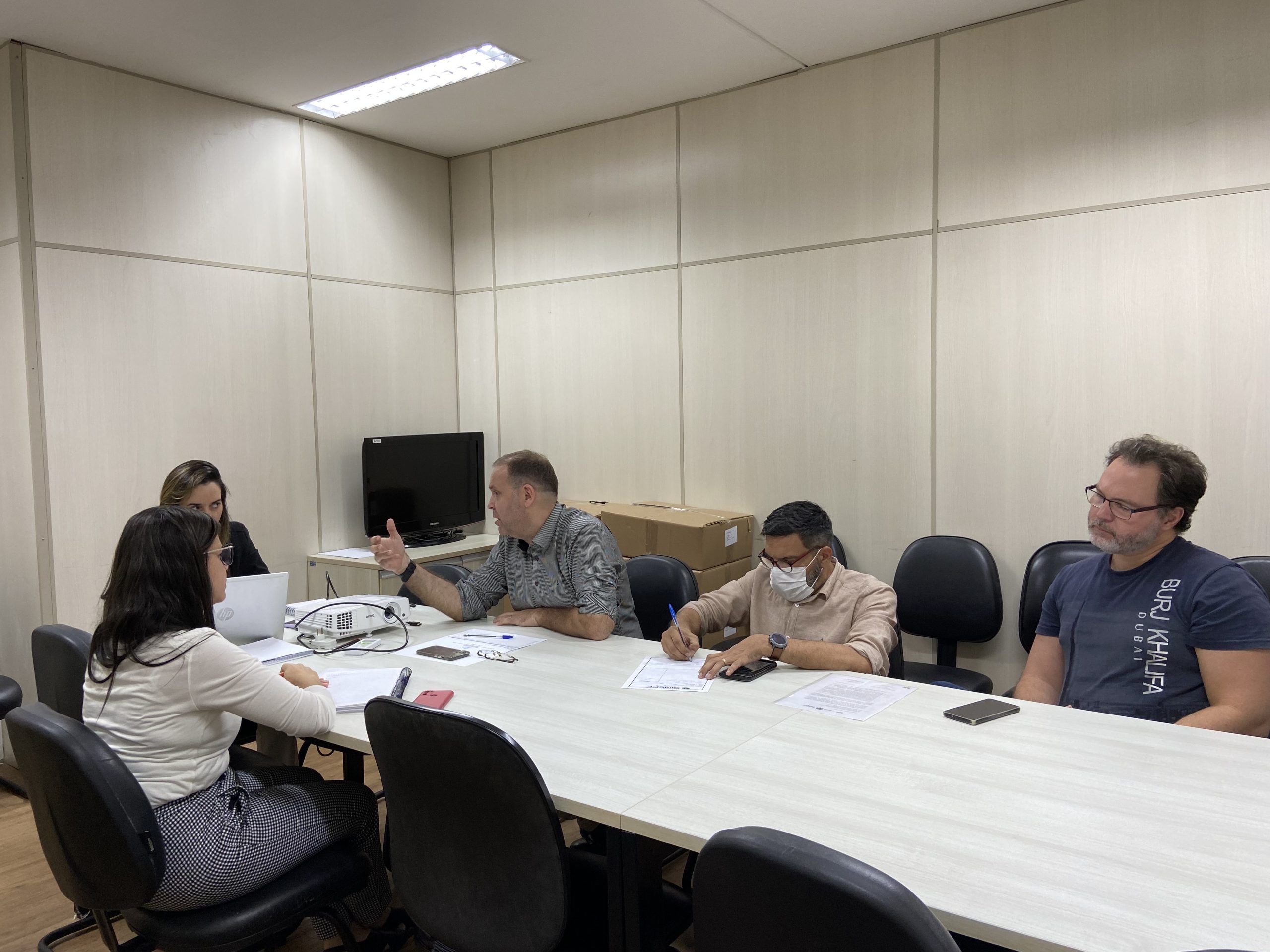 Leia mais sobre o artigo Simepe discute desmobilização dos médicos da Upinhas em reunião com a SEGTES