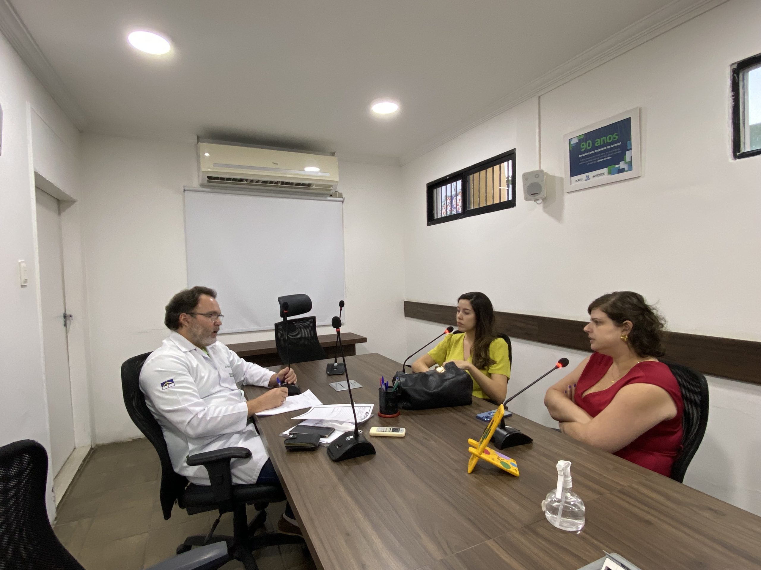 Leia mais sobre o artigo Simepe busca soluções para demandas dos médicos obstetras do Hospital Arnaldo Marques