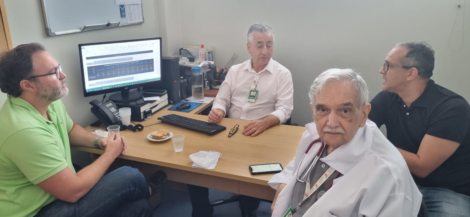 Leia mais sobre o artigo Simepe reúne-se com coordenadores da UPA Curado e relata demandas dos ortopedistas