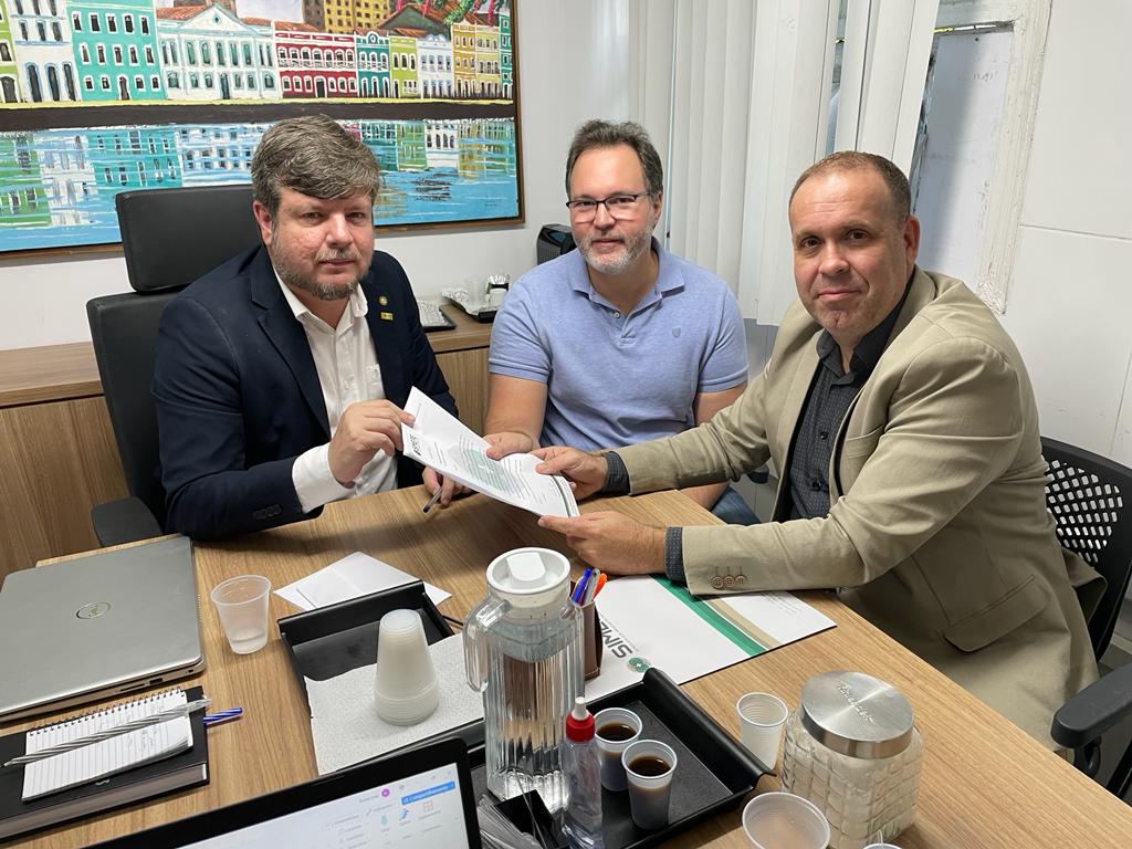 Leia mais sobre o artigo Em defesa dos médicos da rede municipal do Recife, Simepe discute ações na Câmara Municipal