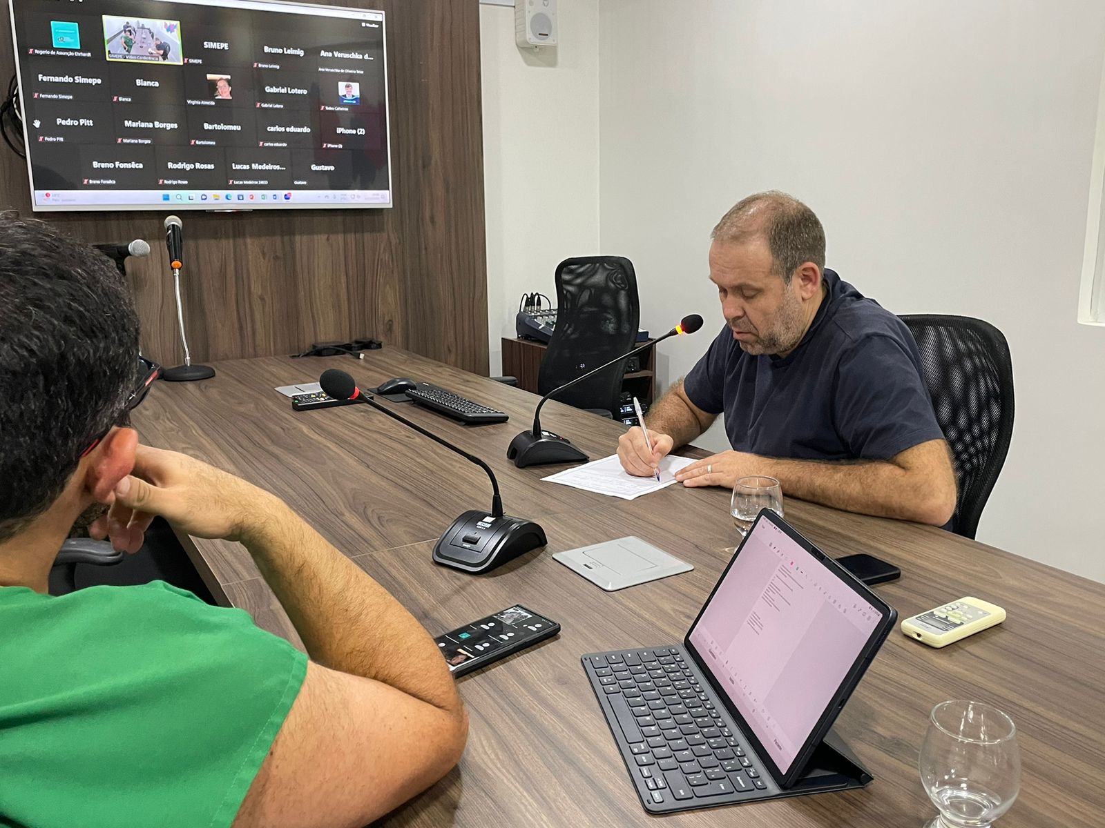 Leia mais sobre o artigo Simepe se reúne com médicos do HCP para construção de pauta reivindicatória
