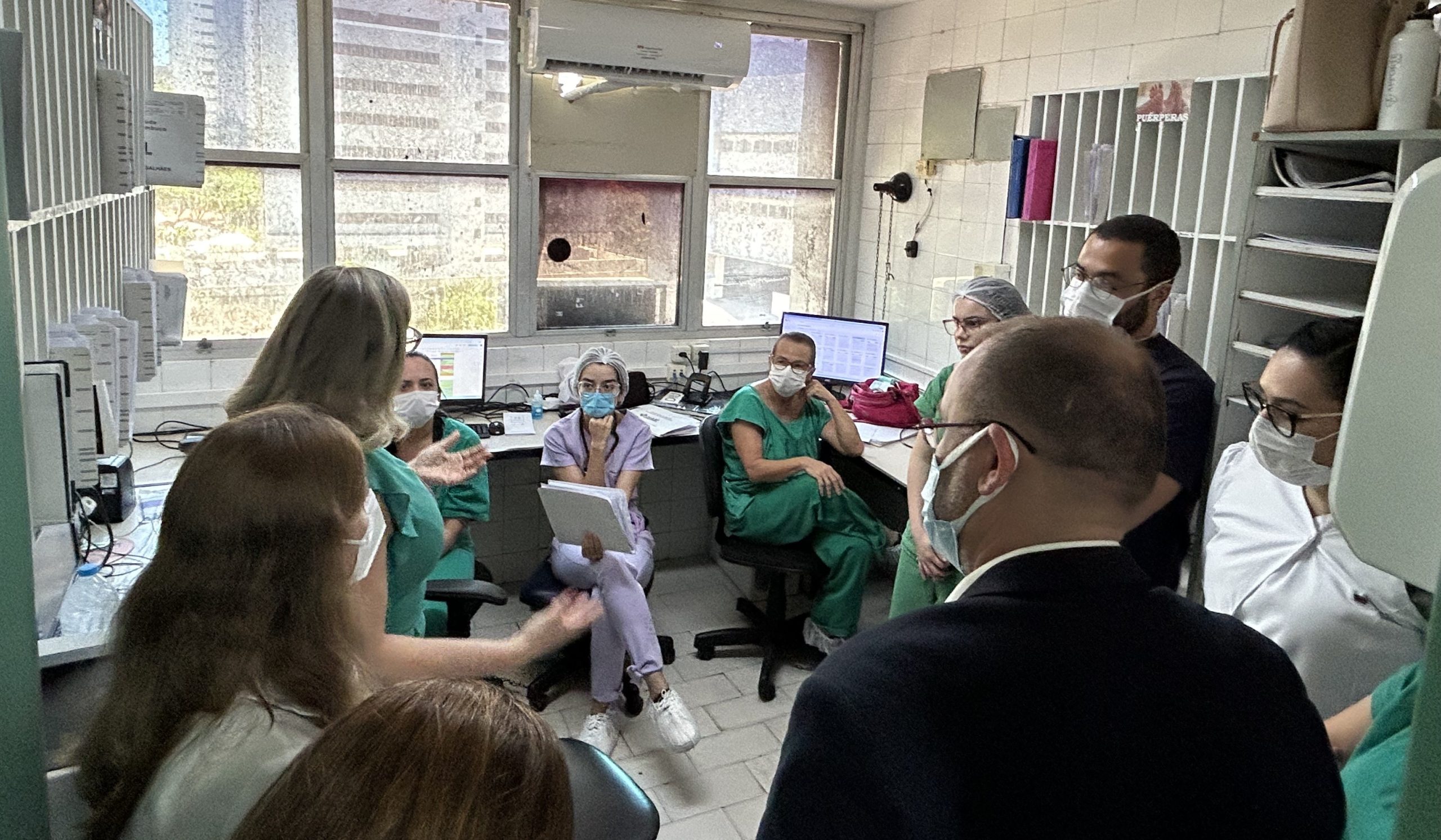 Leia mais sobre o artigo Simepe e Cremepe realizam visita conjunta ao Hospital Agamenon Magalhães