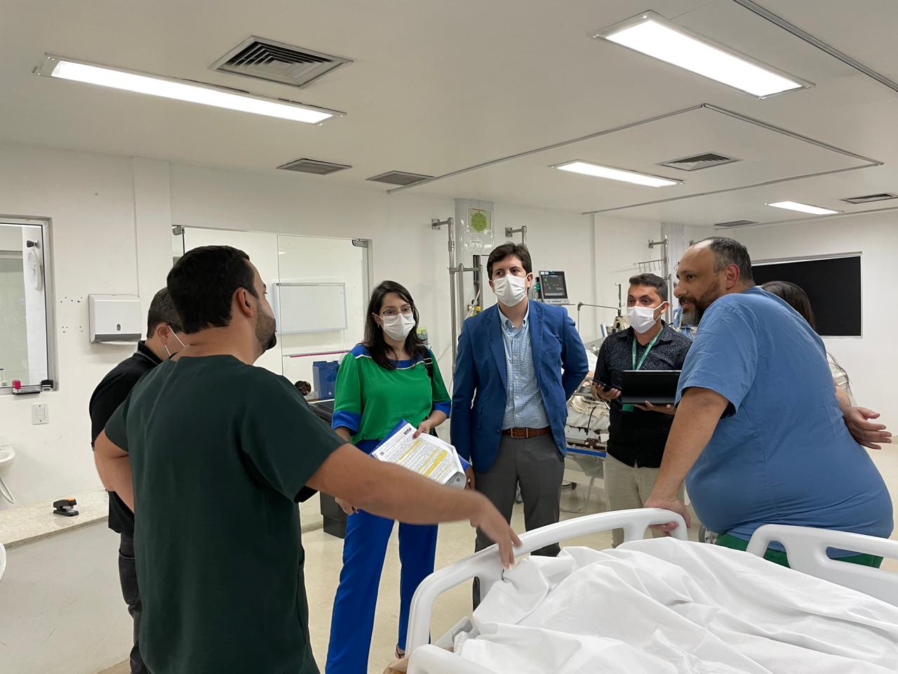 Leia mais sobre o artigo Hospital Regional Dom Moura recebe visita conjunta do Simepe e Cremepe
