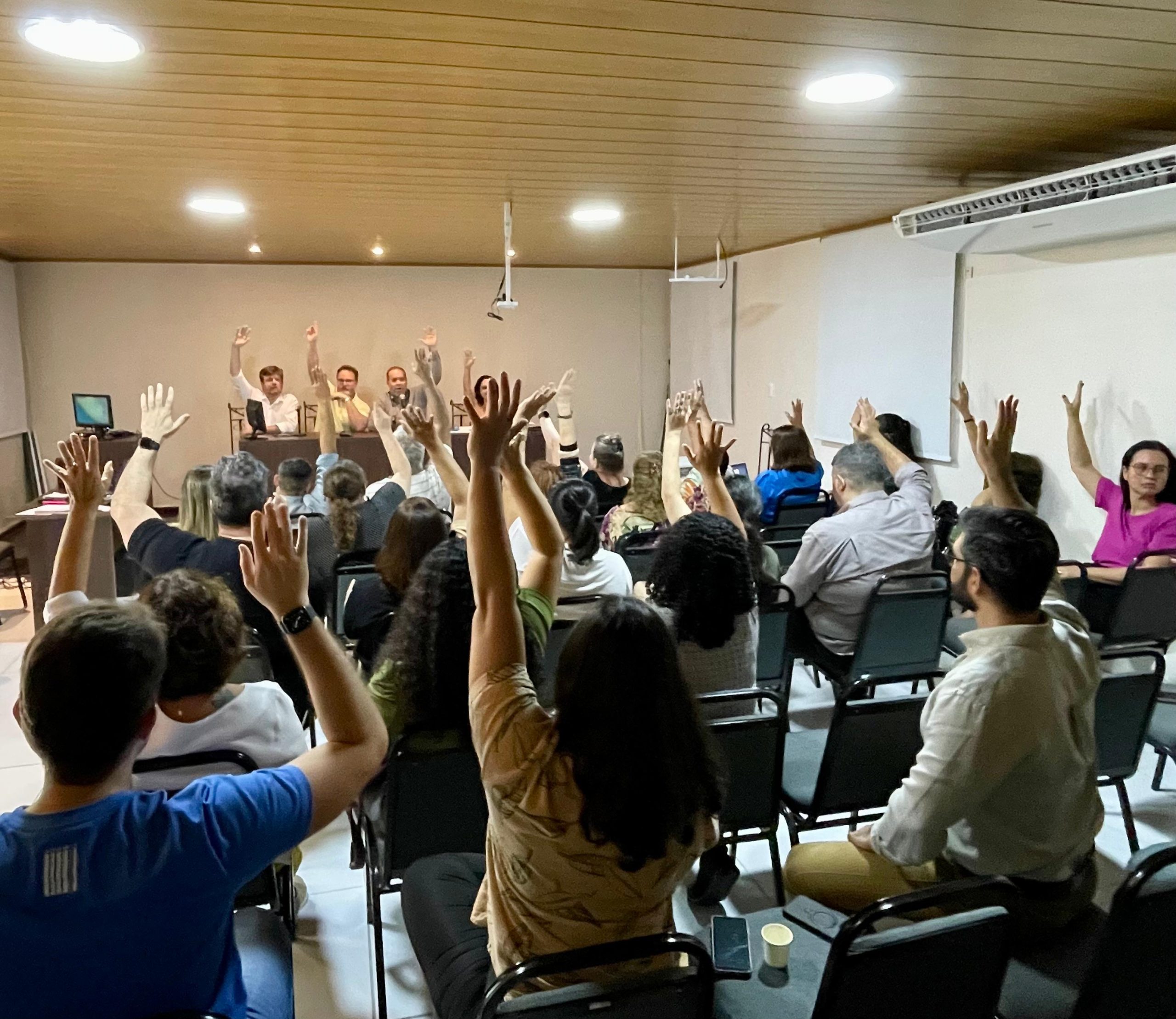 Leia mais sobre o artigo Médicos Preceptores da PCR optam pela manutenção do estado de assembleia e aguardam novas propostas