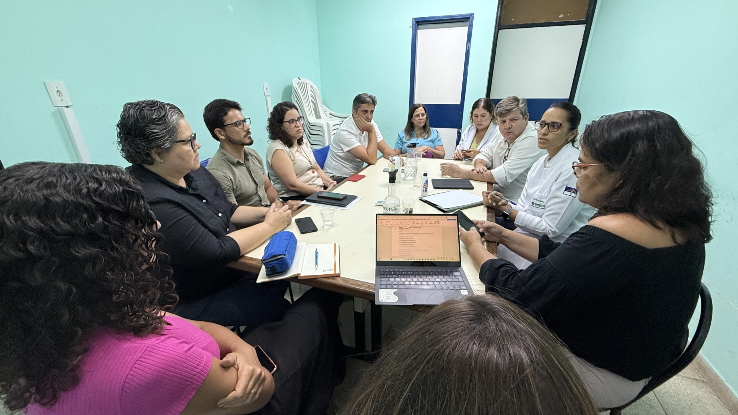 Leia mais sobre o artigo Simepe acompanha condições de trabalho em visita à Maternidade Professor Barros Lima