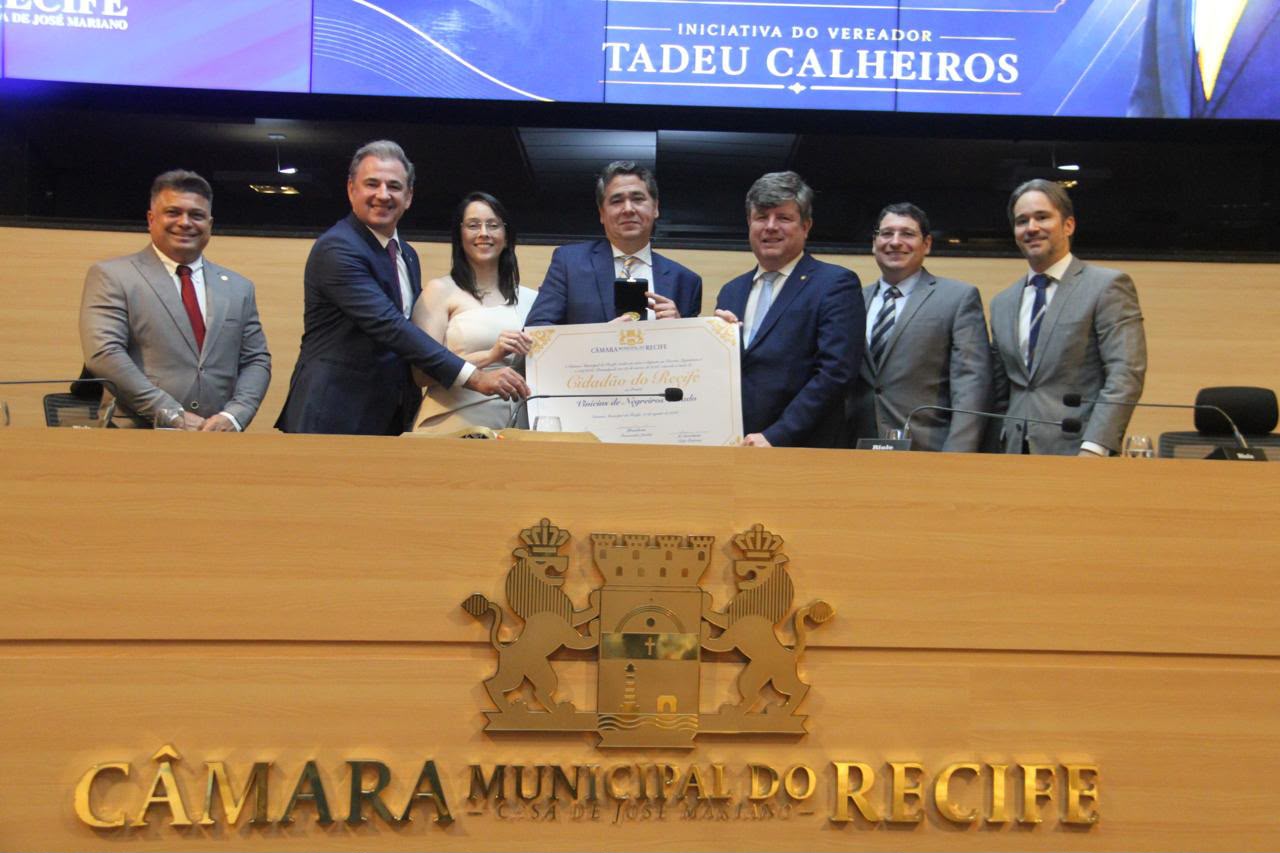 Leia mais sobre o artigo Título de cidadão do Recife é concedido ao advogado Vinícius Calado